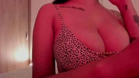 Emilia Big Boobs online show from 17, 1, 2025