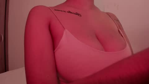 Emilia Big Boobs online show from 23, 1, 2025