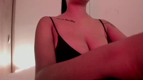 Emilia Big Boobs online show from 27, 1, 2025