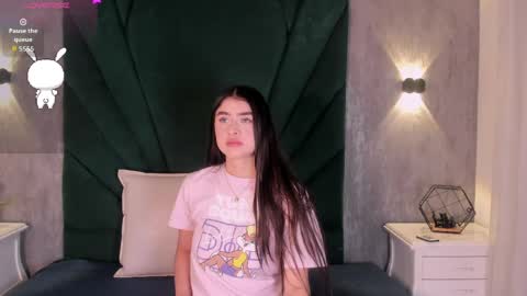 Snapshot of emiliclarke_ chatting on 1, 4, 2026 Emilie online show from 1, 4, 2026