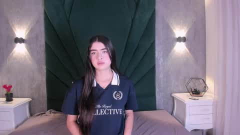 Snapshot of emiliclarke_ chatting on 7, 4, 2026 Emilie online show from 7, 4, 2026