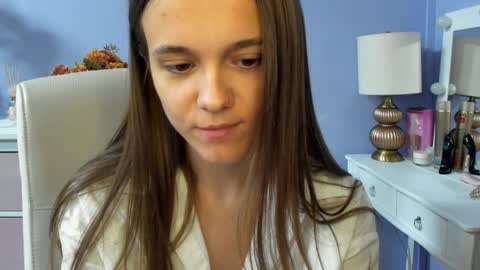 Emilly online show from 6, 5, 2026