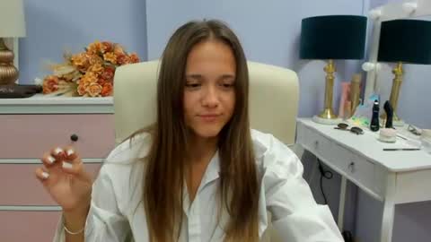 Emilly online show from 30, 6, 2026