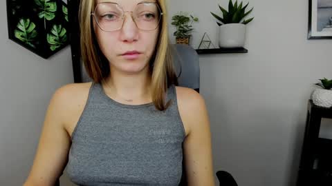 Emilly online show from 17, 12, 2024