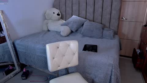  emily valentina     online show from 28, 10, 2025