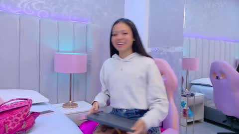 EMILY online show from 7, 5, 2026
