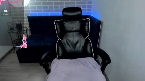 Snapshot of emily_amorre chatting on 19, 1, 2025 Emily 3 online show from 19, 1, 2025