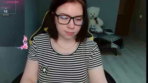 Snapshot of emily_amorre chatting on 6, 10, 2025 Emily 3 online show from 6, 10, 2025