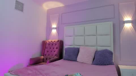 emily_bruss online show from 10, 7, 2026