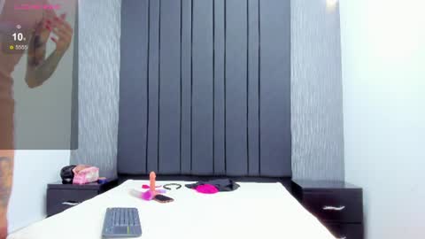 Snapshot of emily_collins69 chatting on 17, 6, 2026 Emily online show from 17, 6, 2026