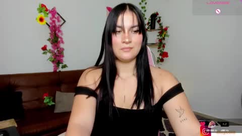 Snapshot of emily_coraline chatting on 17, 2, 2025 Emily  online show from 17, 2, 2025