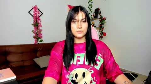 Snapshot of emily_coraline chatting on 24, 2, 2025 Emily  online show from 24, 2, 2025