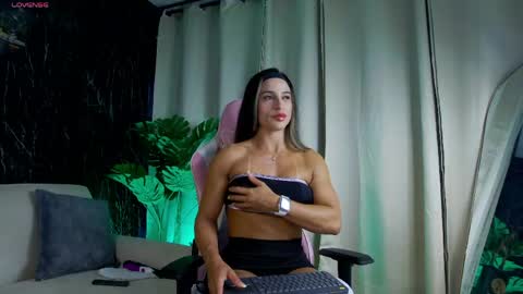 Emily foxx01 online show from 7, 5, 2026