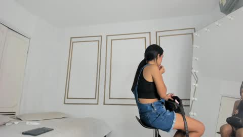 emily_gaviria1 online show from 8, 4, 2026