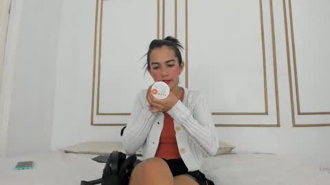 emily_gaviria1 online show from 12, 4, 2026