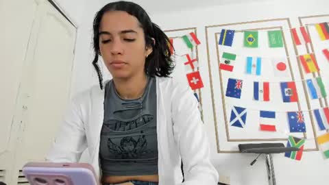 emily_gaviria1 online show from 25, 6, 2026