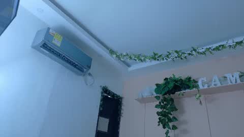 emily_gaviria1 online show from 10, 7, 2026