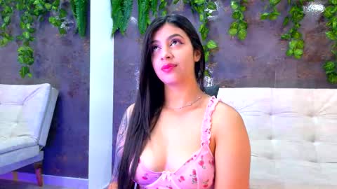 Snapshot of emily_jones3 chatting on 5, 11, 2025 Emily online show from 5, 11, 2025