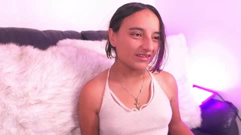 Snapshot of emily_jonexs_ chatting on 16, 4, 2026 mily online show from 16, 4, 2026