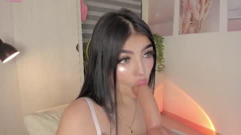 EmilyKenner  Independent model  online show from 7, 7, 2026