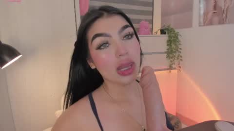 EmilyKenner  Independent model  online show from 17, 7, 2026