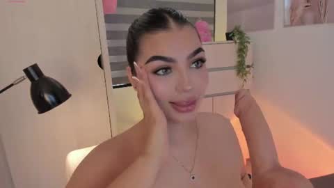EmilyKenner  Independent model  online show from 24, 7, 2026