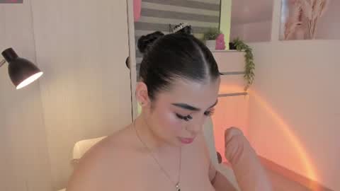 EmilyKenner  Independent model  online show from 1, 8, 2026