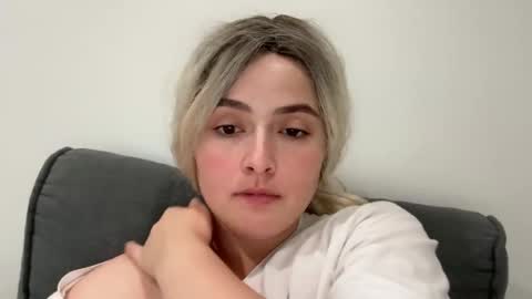 Snapshot of emily_morning_dew chatting on 23, 9, 2025 emily_morning_dew online show from 23, 9, 2025
