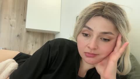 Snapshot of emily_morning_dew chatting on 25, 10, 2025 emily_morning_dew online show from 25, 10, 2025