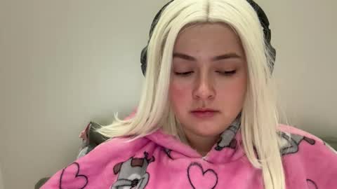 emily_morning_dew online show from 19, 12, 2025