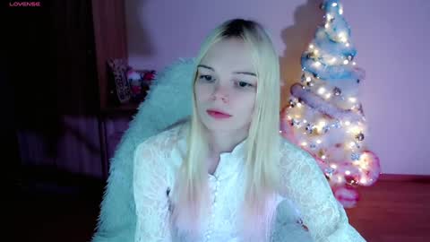 Snapshot of emily_nyaffe chatting on 2, 1, 2025 Lia online show from 2, 1, 2025