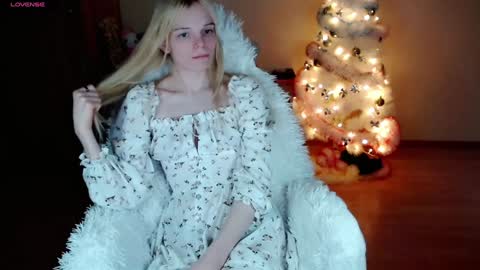 Snapshot of emily_nyaffe chatting on 8, 1, 2025 Lia online show from 8, 1, 2025