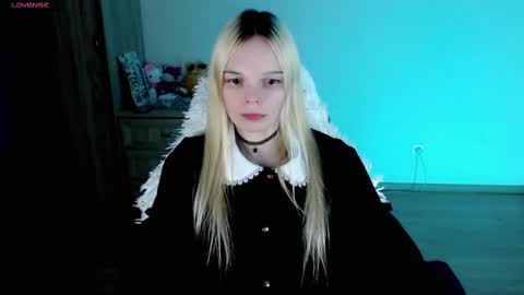 Snapshot of emily_nyaffe chatting on 10, 2, 2025 Lia online show from 10, 2, 2025