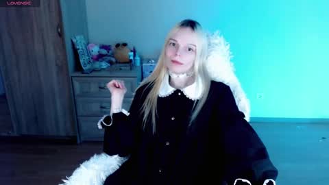 Snapshot of emily_nyaffe chatting on 20, 2, 2025 Lia online show from 20, 2, 2025