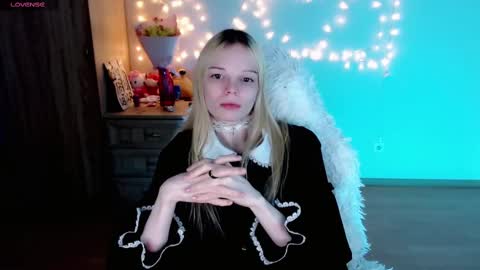 Snapshot of emily_nyaffe chatting on 23, 2, 2025 Lia online show from 23, 2, 2025