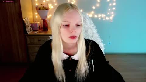 Snapshot of emily_nyaffe chatting on 28, 2, 2025 Lia online show from 28, 2, 2025