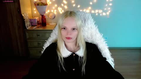 Snapshot of emily_nyaffe chatting on 28, 2, 2025 Lia online show from 28, 2, 2025