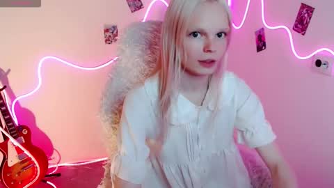 Snapshot of emily_nyaffe chatting on 10, 9, 2025 Lia online show from 10, 9, 2025