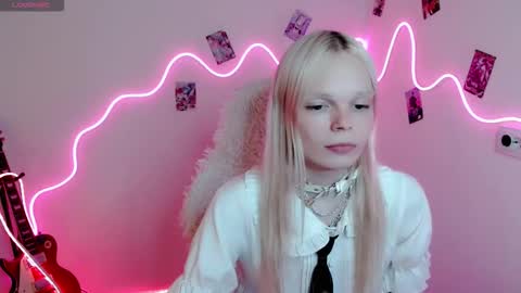 Snapshot of emily_nyaffe chatting on 21, 9, 2025 Lia online show from 21, 9, 2025