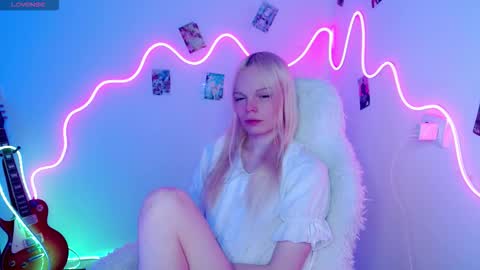 Snapshot of emily_nyaffe chatting on 25, 10, 2025 Lia online show from 25, 10, 2025