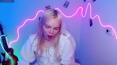 Snapshot of emily_nyaffe chatting on 31, 10, 2025 Lia online show from 31, 10, 2025