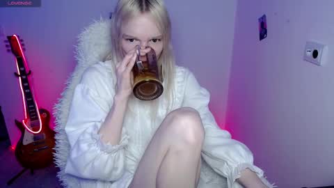Snapshot of emily_nyaffe chatting on 7, 3, 2026 Lia online show from 7, 3, 2026