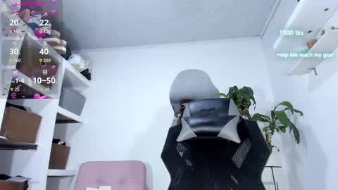 Snapshot of emily_palmeer chatting on 8, 10, 2025 emily_palmeer online show from 8, 10, 2025