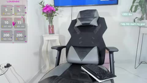 Snapshot of emily_palmeer chatting on 15, 10, 2025 emily_palmeer online show from 15, 10, 2025