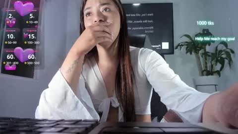 Snapshot of emily_palmeer chatting on 11, 11, 2025 emily_palmeer online show from 11, 11, 2025