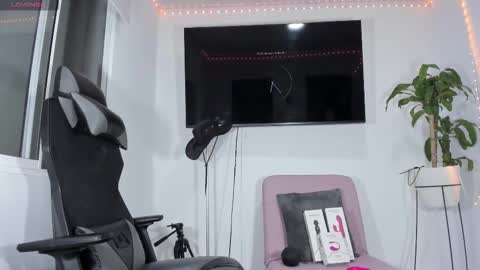 Snapshot of emily_palmeer chatting on 5, 12, 2025 emily_palmeer online show from 5, 12, 2025