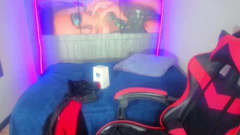       online show from 4, 12, 2025