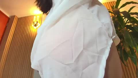 Emily Trujillo online show from 29, 4, 2026