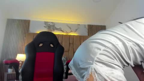 Emily Trujillo online show from 23, 6, 2026