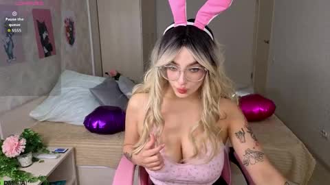 Snapshot of emily_tyler19 chatting on 1, 4, 2026 Emily online show from 1, 4, 2026